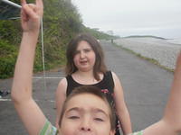 Rhys ruins Courtney's pose